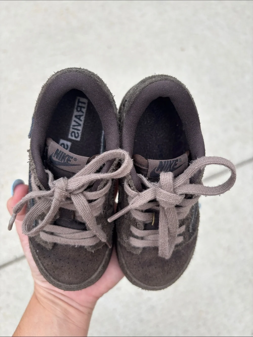Travis Scott Kids Suede Low-Top Sneakers in Dark Brown